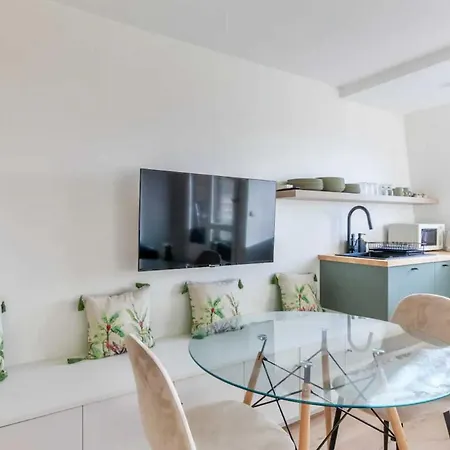 Beautiful Renovated On Port De *